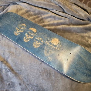 Tabla de skate personalizada grabada con láser