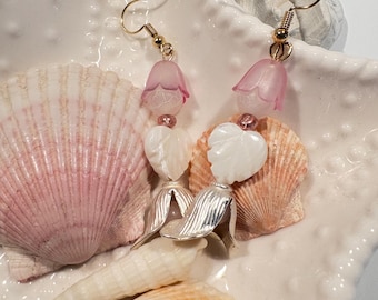 Blumen-Mädchen-Quarz, Muschel Silber und Gold Perlen Ohrringe