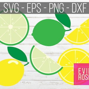 Puede incluir: Un conjunto de rodajas de lima y limón y frutas enteras. Las limas son verdes y los limones son amarillos. Las frutas están sobre un fondo de madera blanca. El texto "EVIE ROSE" está en rosa.