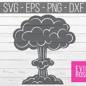 Op de afbeelding: Een zwart-wit silhouet van een paddenstoelwolk van een explosie. De afbeelding is op een witte houten achtergrond met de tekst "EVIE ROSE" in roze.