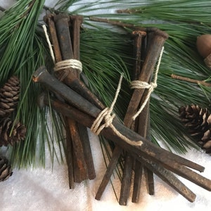 X Grande Quadrado Antigo Pregos de Caixão de Ferro, Hoodoo, Voodoo, Ritual, Bruxa, Proteção, Pagão 4,5 Polegadas 4 1/2" Conjunto 4