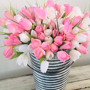 Spring tulip arrangement, tulip door bucket, spring tulip wreath, tulip arrangement, tulip, Mother&#39;s Day tulip, summer wreath