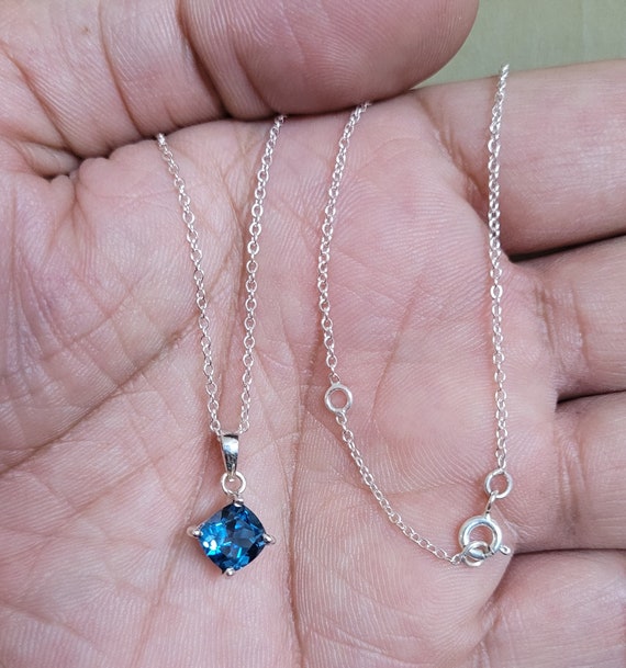 ☆ロンドンブルー トパーズ ペンダントトップ シルバー925 天然石