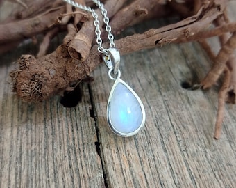 Rainbow Moon Stone Pendant, 925 Sterling Silver, Handmade Pendant, Gift for All, Unisex Pendant, Light Weight Necklace, Moon stone Necklace