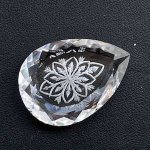 Natural Crystal Handcarved Fantasy cut reverse carving, Crystal Carving, 22.70 Carats, 25x18x7mm, Crystal Carving, Natural Crystal Gemstone