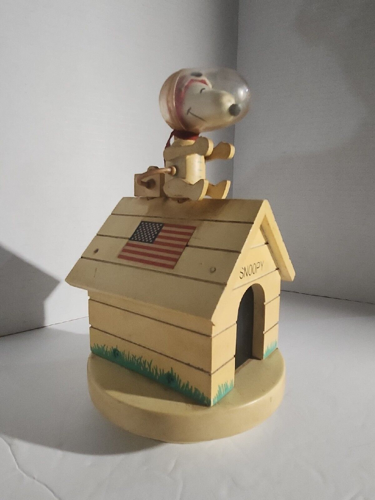 Snoopy flying straw topper dog house goggles dog