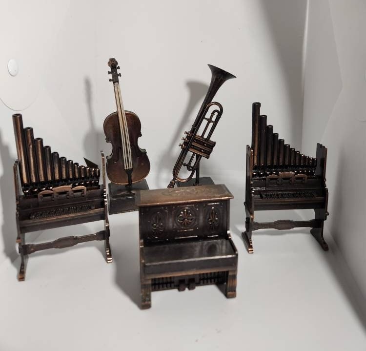 Miniature Saxophone Pencil Sharpener - Die Cast Bronze Music Collectible For Musicians