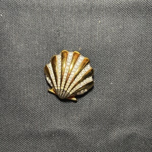 Swarovski Seashell Scallop Clam Clear Crystal Brooch Pin Signed Swan