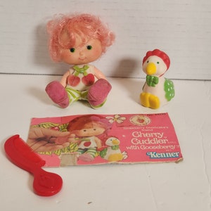 Vintage 1982 Kenner Cherry Cuddler & Gooseberry Figures