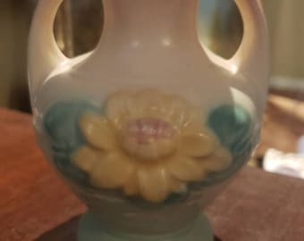 Vase en poterie Hull Art des années 40, floral magnolia, rose pastel, jaune, vert