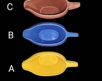 Vintage Harlequin Homer Laughlin Gravy Boat Triangle Shaped Handle Daffodil Mauve Blue