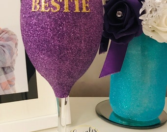 Bestie glitter wine glass perfect gift present birthday bestie best friend Xmas gift, gift for her