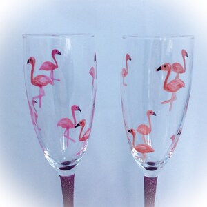 Flamingo Champagne Glasses, handpainted champagne flutes, pink flamingo glasses, glitter glasses