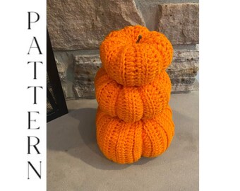 PATTERN:  crochet pumpkin stack