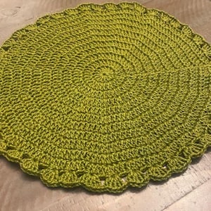 Round Crochet Cotton Placemat Pattern: Beginner Friendly (Video Tutorial)