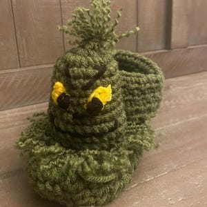 Crochet Grinch Slippers Pattern | Christmas Feet Slippers (PDF & Video Tutorial)