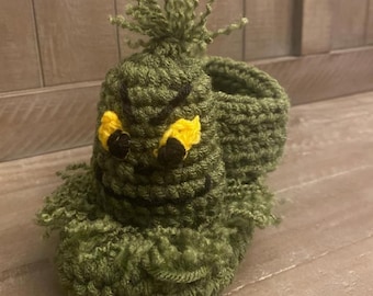 PATTERN: Crochet Grinch Slippers