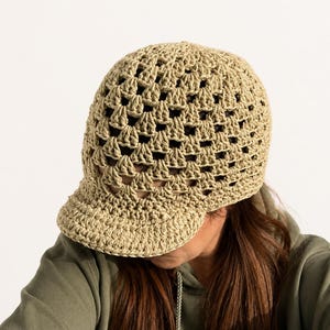 Gorro de crochê com aba em ponto vovó - PADRÃO E TUTORIAL EM VÍDEO