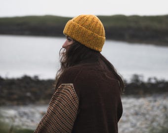 Handgestrickte Damen Wollmütze, Irish Donegal Tweed, Fischermütze
