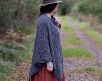 Damesponcho van merinowol, handgemaakt van Ierse Donegal-tweed, boho-cape.