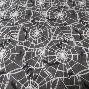 Tessuto patchwork con ragnatela e pipistrello gotico, Halloween, 50 x 110 cm