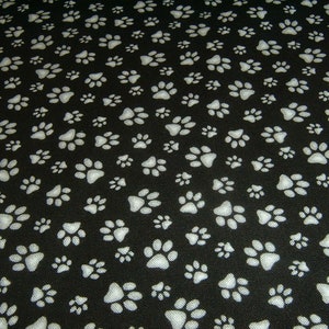 Paws paws black white Elisabeth Studio cotton patchwork fabric 50 x 110 cm image 2