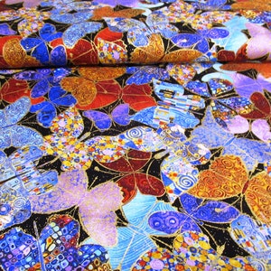 Farfalle Farfalle Tessuto patchwork di cotone senza tempo con stampa dorata 50 x 110 cm