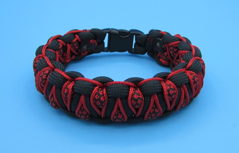 paracord bracelet with micro cord