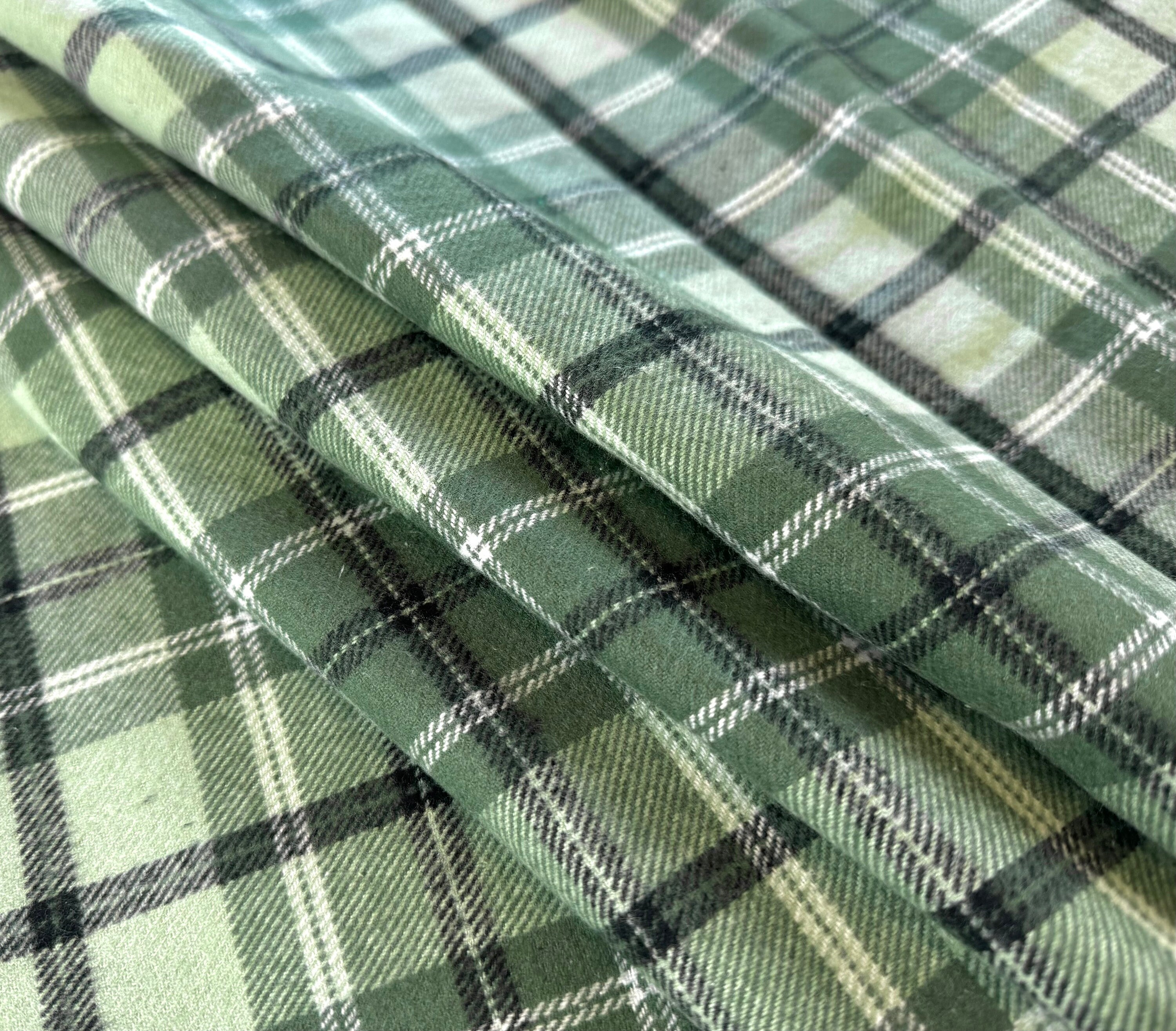 Plaid In Viscosa Thedecofactory Bangalore, Verde, 130x170 Cm - Morbido E Leggero Per Divano E Letto