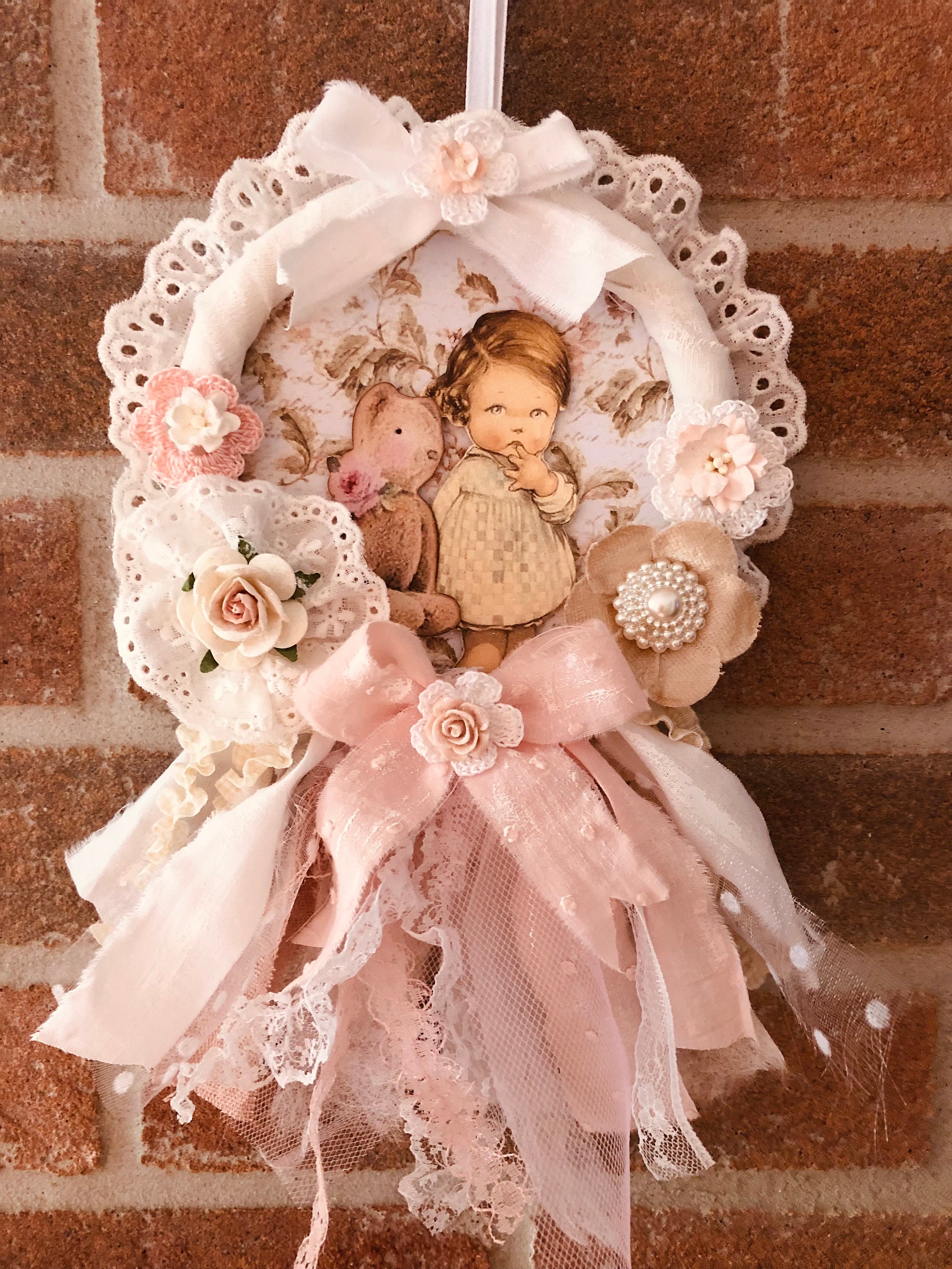 Couronne Décorative Style Romantique Vintage, Petite Fille, Fait Mains de 16x25 cm