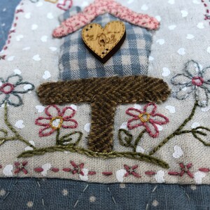 Banner in patchwork country style, birds, nest box, handmade 24 x 45 cm image 10