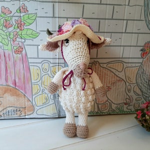 Crochet Sheep toy with flowery hat, Crochet lamb with flower hat, Sheep crochet gift for little one, Amigurumi lamb, Plushie crochet lamb