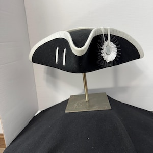 Cappello a tricorno rotondo del XVIII secolo