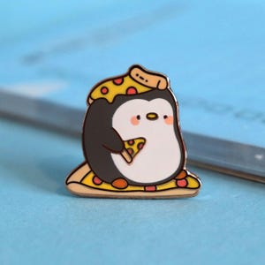 Enamel Pins Adélie Penguin Enamel Pin - Cute Animal Pin, Hard Enamel Pin, Ocean Bird, Lapel Pin Badge, Black And White, Polar Animal, Penguin Gift Bunny Pins - Foto 4