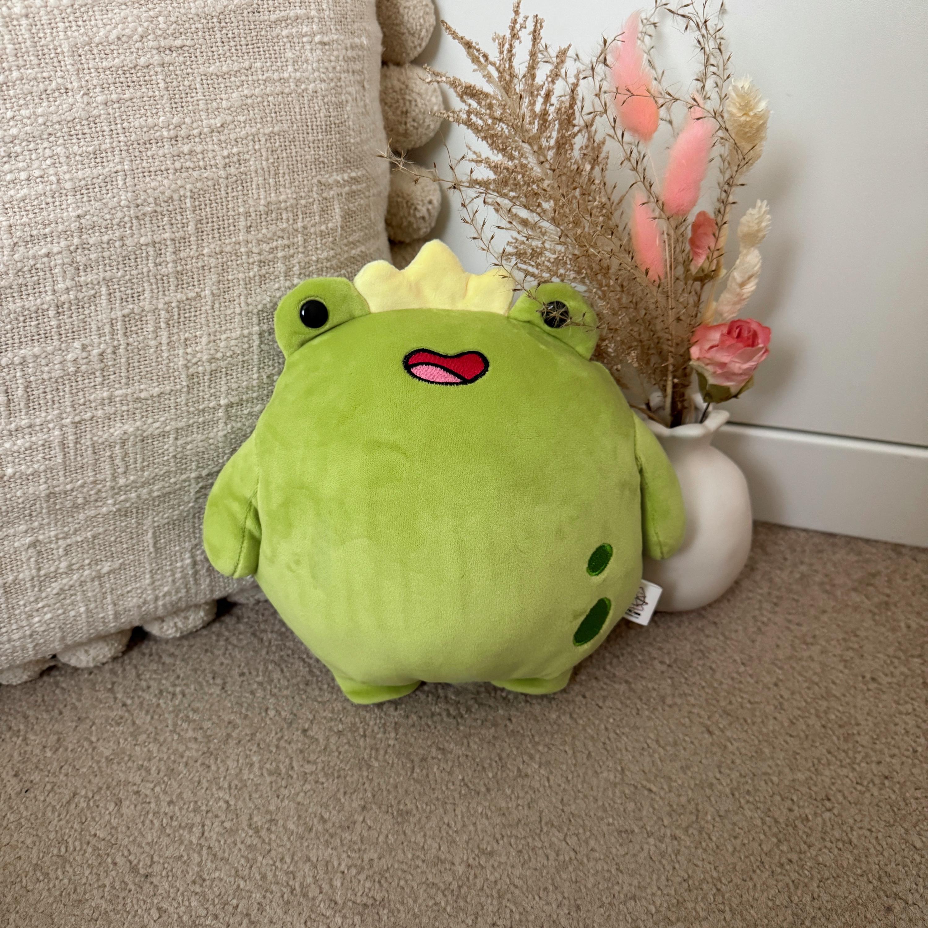 王冠をつけたカエルのぬいぐるみ - 20 cmのフルサイズのかわいい