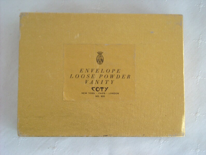 Vintage Coty Damask Envelope Vanity Powder Compact in Original Presentation Box 1950