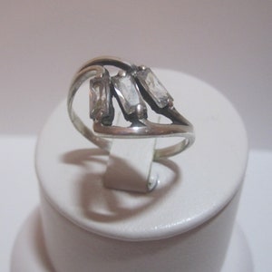 925 Sterling Silver Ring with a stone Elegant gift for a girl