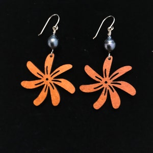 Koa Tiare Flower with Tahitian Pearl on Drop Earring