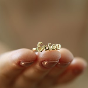 Anillo con nombre en oro macizo de 14 quilates: anillo apilable personalizado