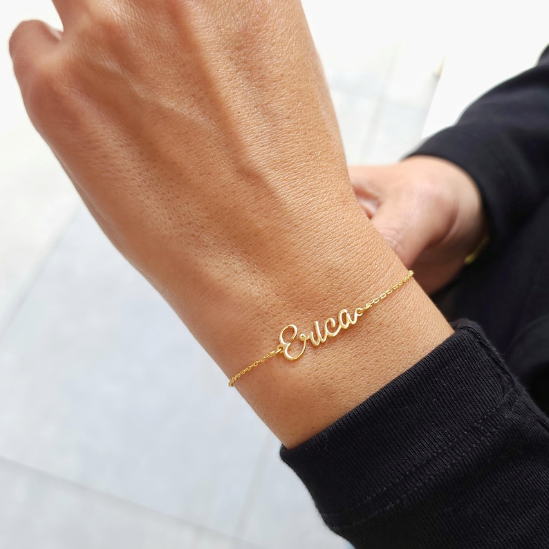 Pulsera de oro macizo de 14 quilates con nombre: Joyas personalizadas con inicial de letra - Pulsera de oro con nombre - Pulsera con nombre personalizada - Pulsera con nombre - Regalo de Navidad imagen 1