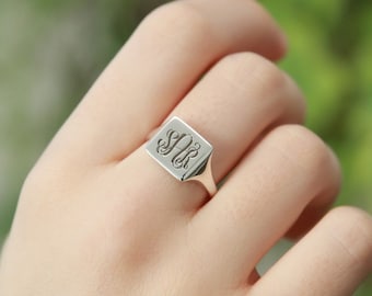 Square Signet Ring-Personalized Signet Ring-Initial Signet Ring-Monogram Ring-Personalized Jewelry-Signet Ring-Monogram Jewelry-Engraved