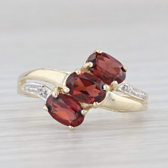 1.60ctw 3-Stone Garnet Ring 10k Yellow Gold Size … - image 2