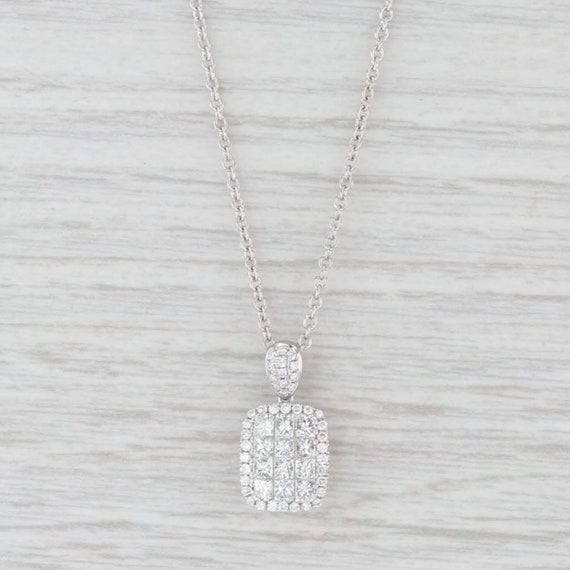 VS2 Diamond Halo Pendant Necklace 