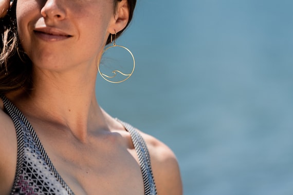 Laiton Gold Tone Wave Hoop Earrings, Minimalist Urban Style Jewelry