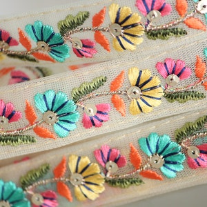 1 yard-Ruban de broderie de fil floral bleu et jaune Aqua sur tissu maillé-Rose rose, vert, orange et bleu marine