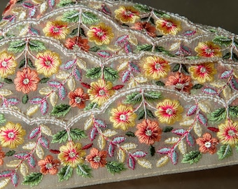 1 mètre - Ruban à broder floral jaune citron et orange rouille sur tissu en maille - bordure florale festonnée pour la confection de noeuds, de bordures de robe