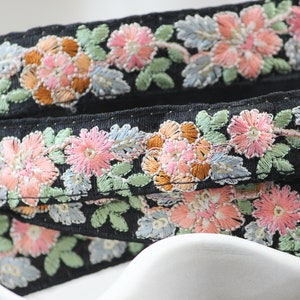 1 yard-Pastel ruban de broderie de fil floral sur tissu noir-rose pêche vert bleu marron-sequin met en évidence fleur garniture-filles arc