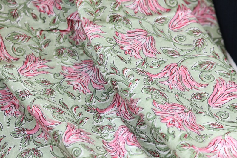 1 yard-Motif floral rose vert imprimé à la main tissu de coton-imprimé rose floral rose avec feuilles vertes-mode filles robe tissu / courtepointe / décor image 2