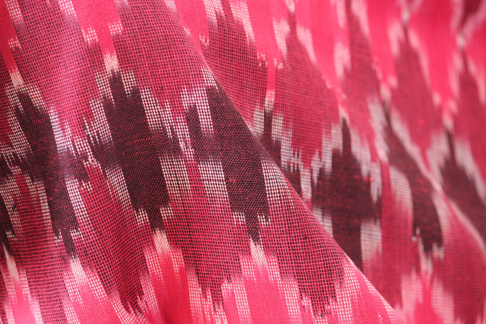 One Yard-red Woven Cotton Ikat Fabric-shades of Red Geometric - Etsy