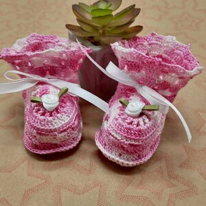 Infant Girl Variegated Pink Booties,Cotton Thread